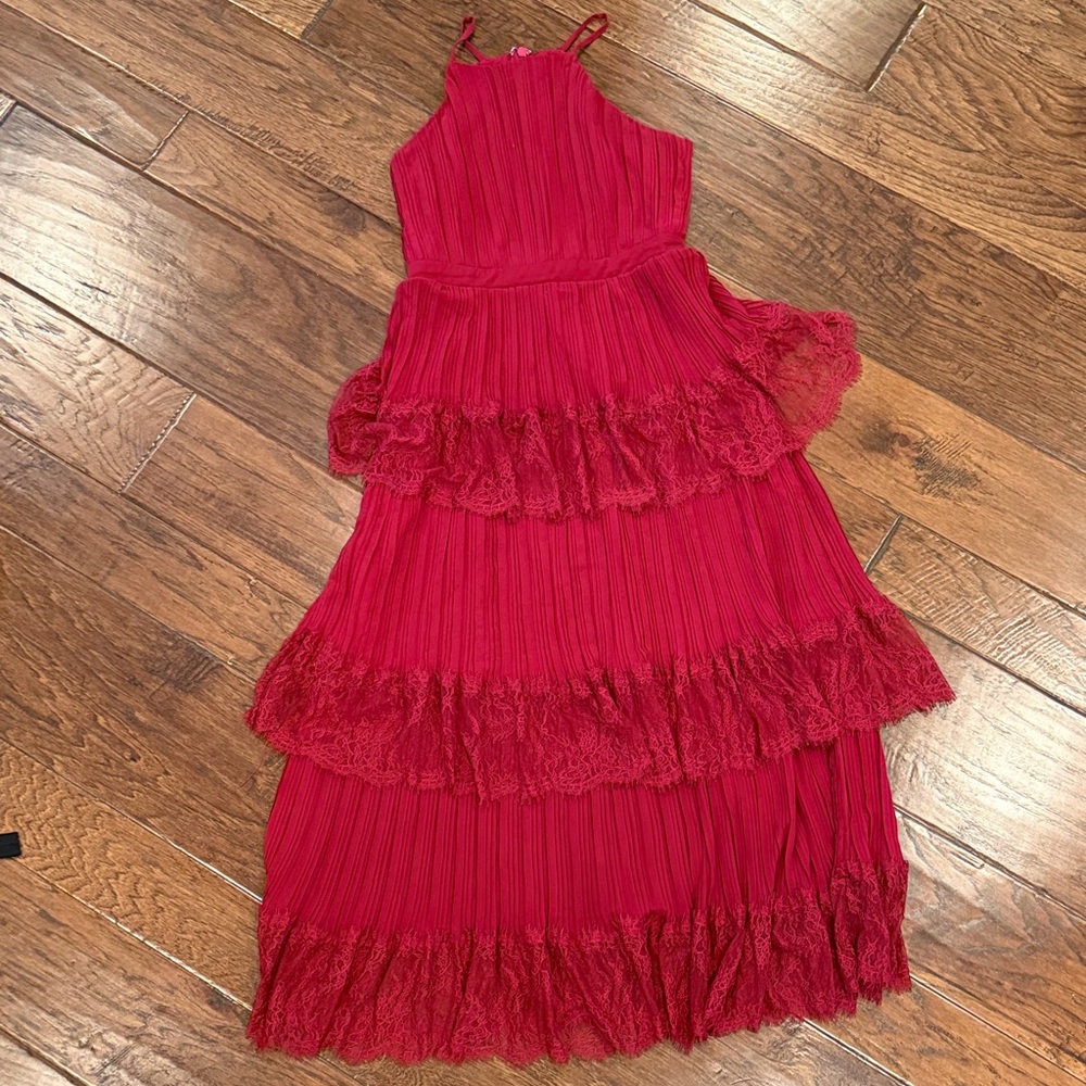 Lulu’s Tired Red Midi Dress - worn once - size small